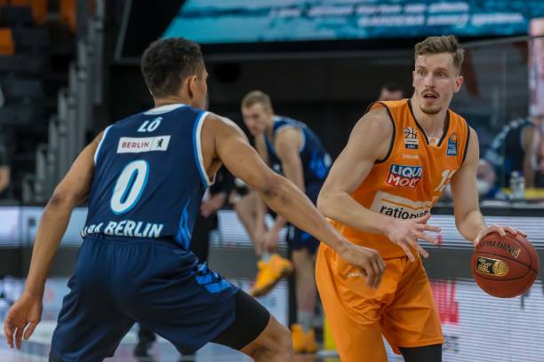 过多的拼抢 过多的拼抢